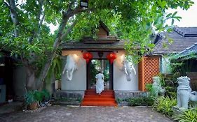 Laan Mai Fai Chang Resort